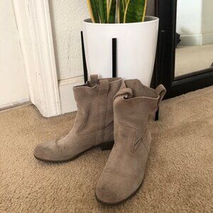 American Eagle Outfitters Tan Ankle Boots